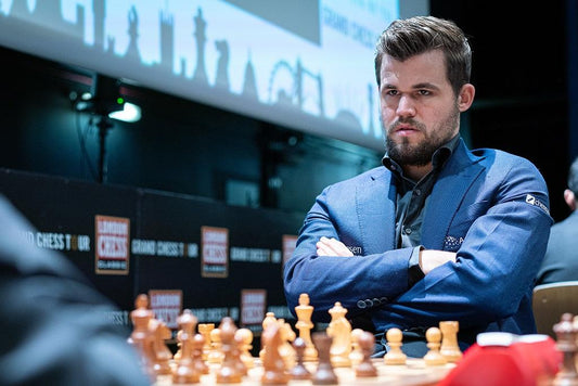 Magnus Carlsen: El Rey del Tablero de Ajedrez